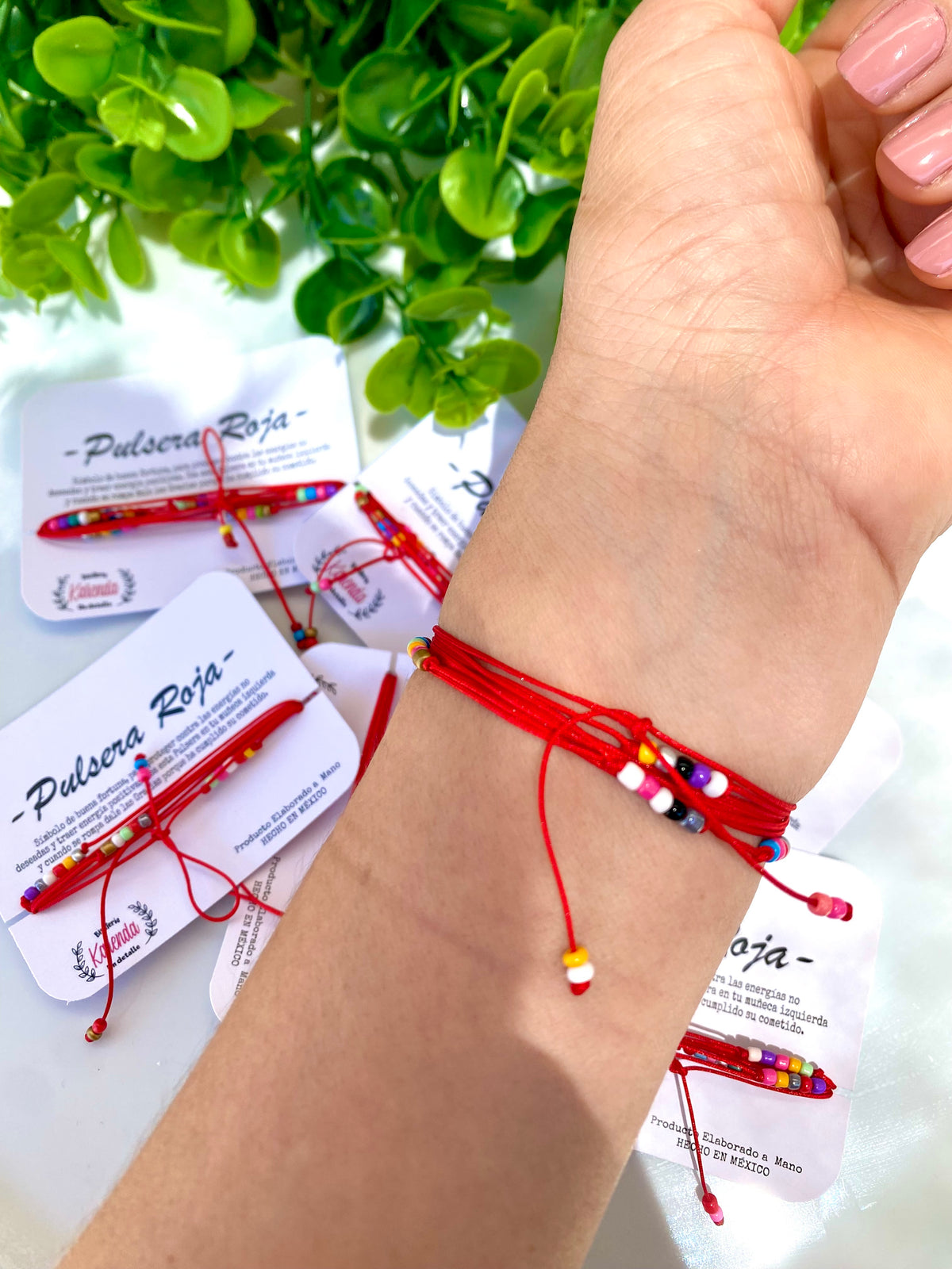 KD090602- Amuleto Pulsera Roja enrollable con Chaquiron