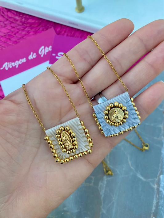 KD050717- Collar Escapulario con detalles Dorados