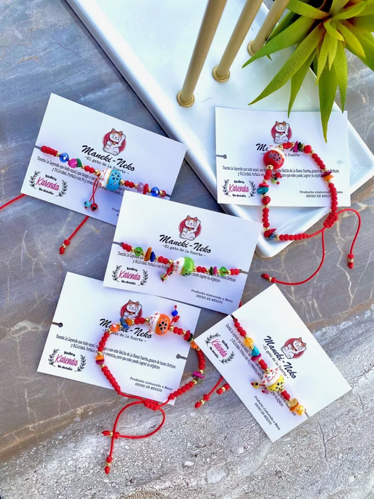 KD090696- Pulsera de Maneki Neko con Chaquiron y Chip de Piedra Natural