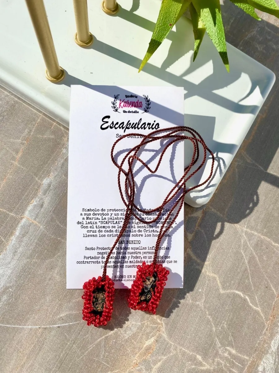 KD090109- Escapulario Mini de San Benito con Chaquira