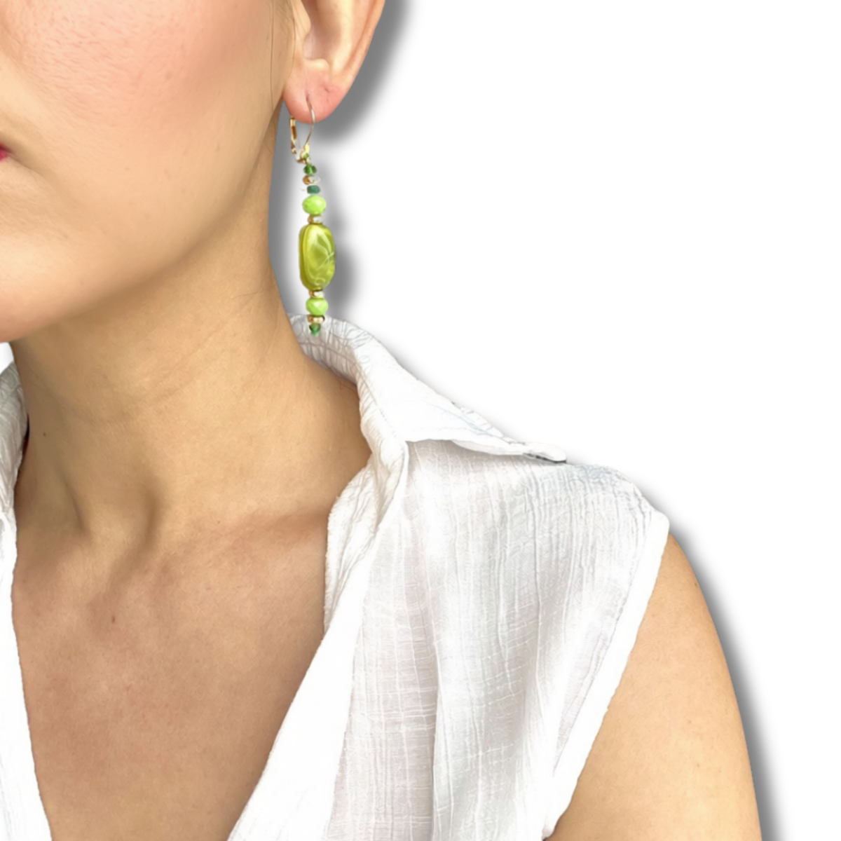 KD010456- Aretes Huggies Largos de Resina y Cristal