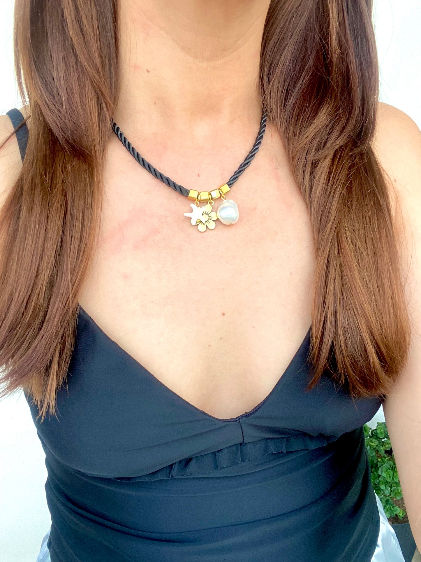 KD050771- Collar de Cuerda con Multidijes colgantes