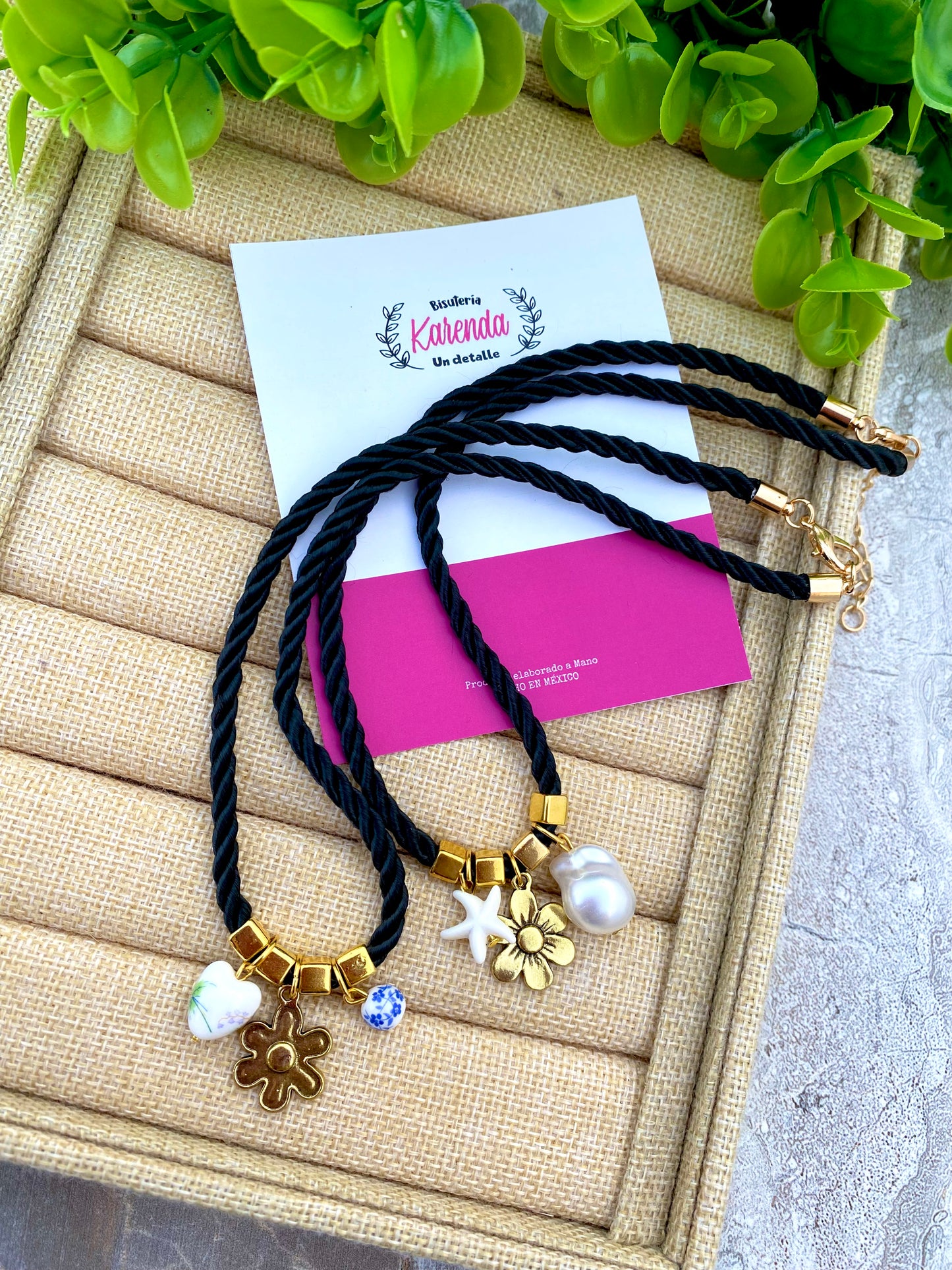 KD050771- Collar de Cuerda con Multidijes colgantes