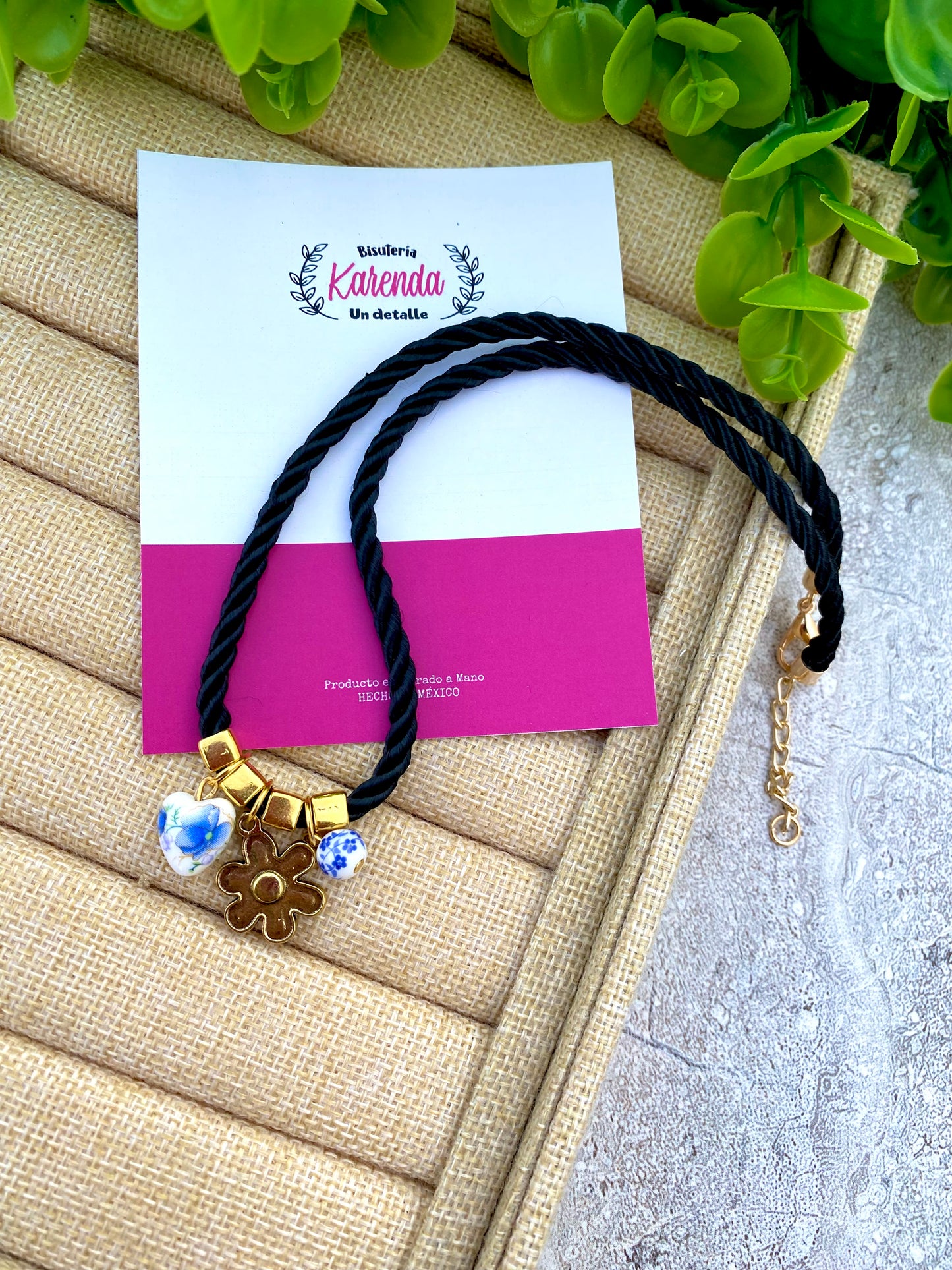 KD050771- Collar de Cuerda con Multidijes colgantes