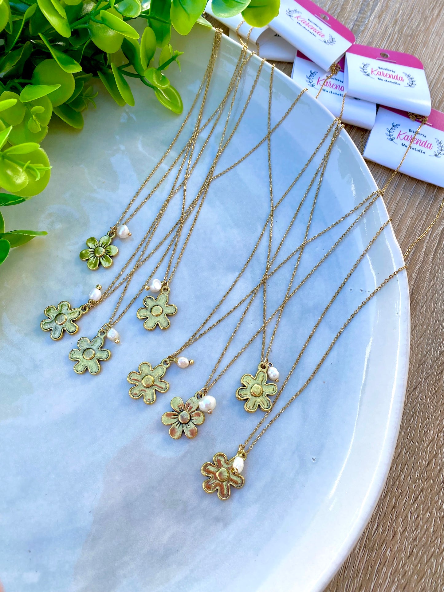 KD050800- Collar de cadena con Dije de Flor y Perla