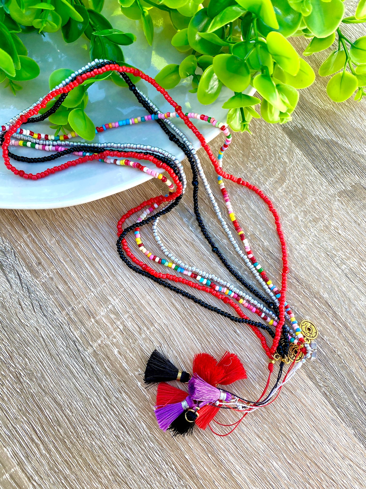 KD050796-9- Collar/Pulsera de Chaquira con Borlas