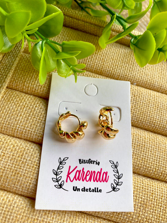 KD010451A- Aretes Huggies Pequeñas entrelazados
