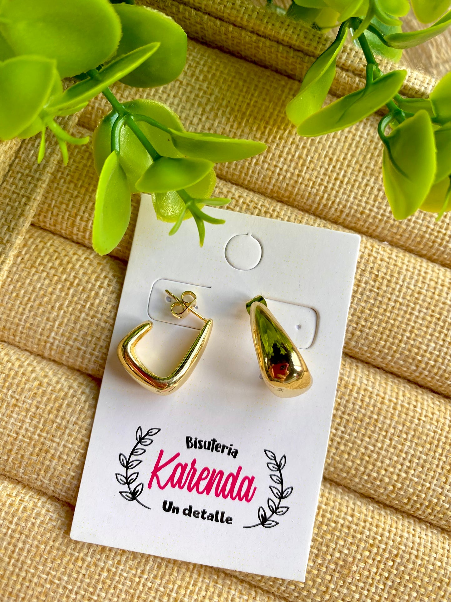 KD010451B- Aretes con forma semi cuadrada