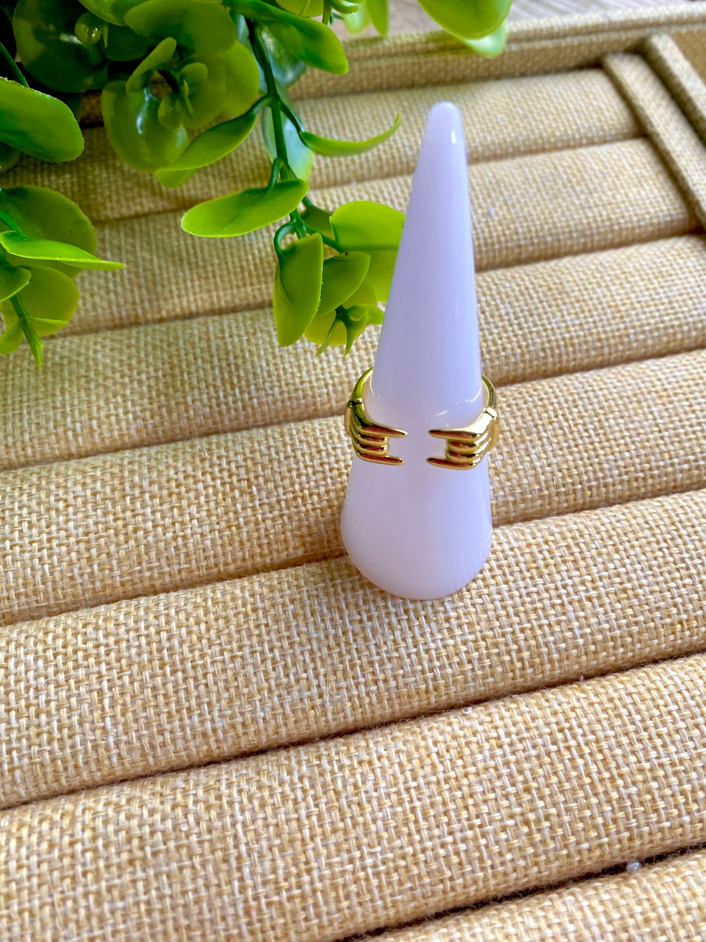 KD020122- Anillo ajustable de Manitas en forma de Rock
