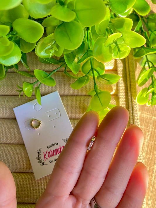 KD010445A- Aretes Huggies Mini una Linea de Cristales