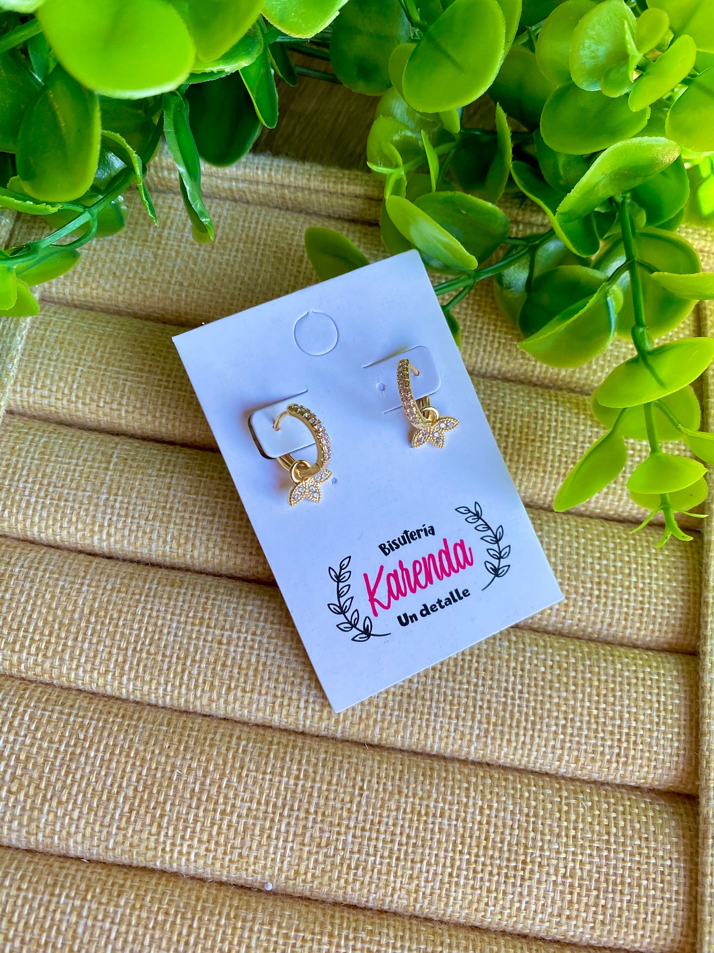 KD010446- Aretes Huggies 2 en 1 con Hojita Colgando