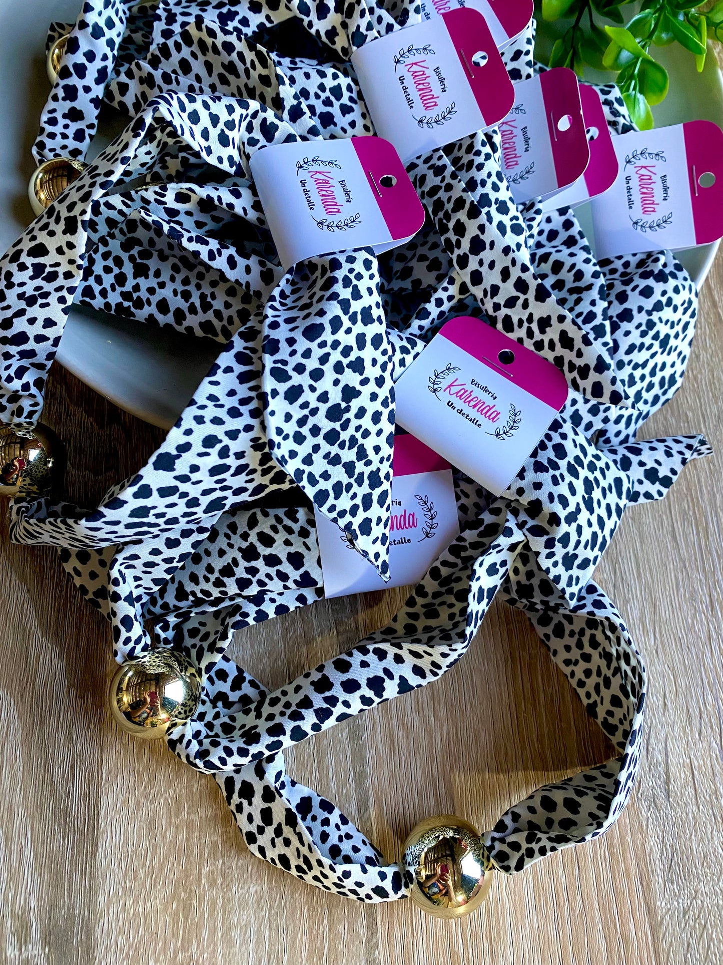 KD050810- Collar Tela Bola XL