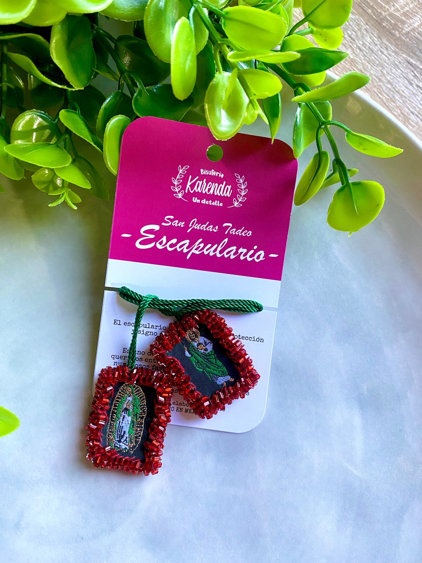 KD230079- Escapulario San Judas Tadeo con Canutillo Rojo