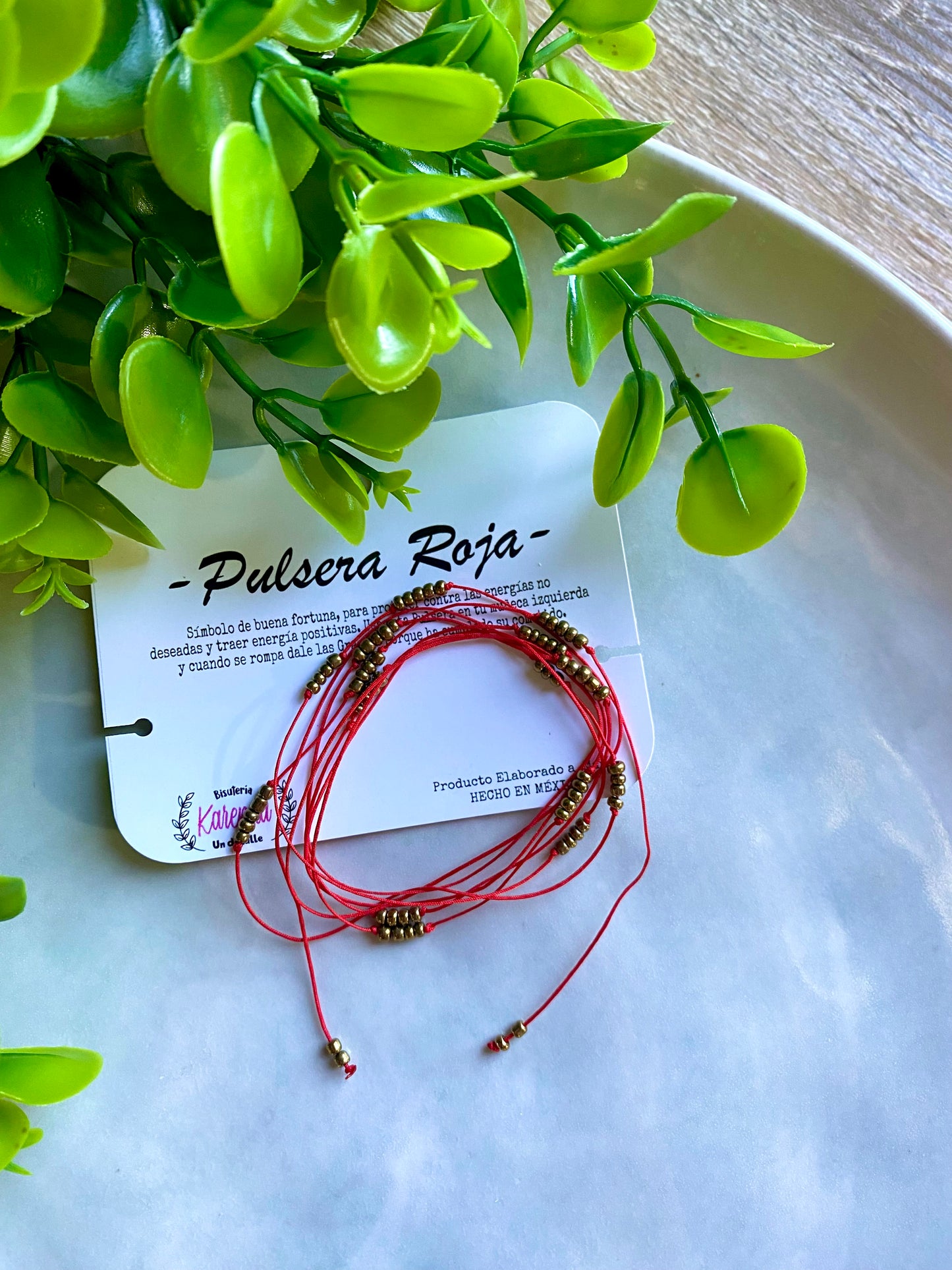 KD090602- Pulsera Roja de Protección enrollable con Chaquira