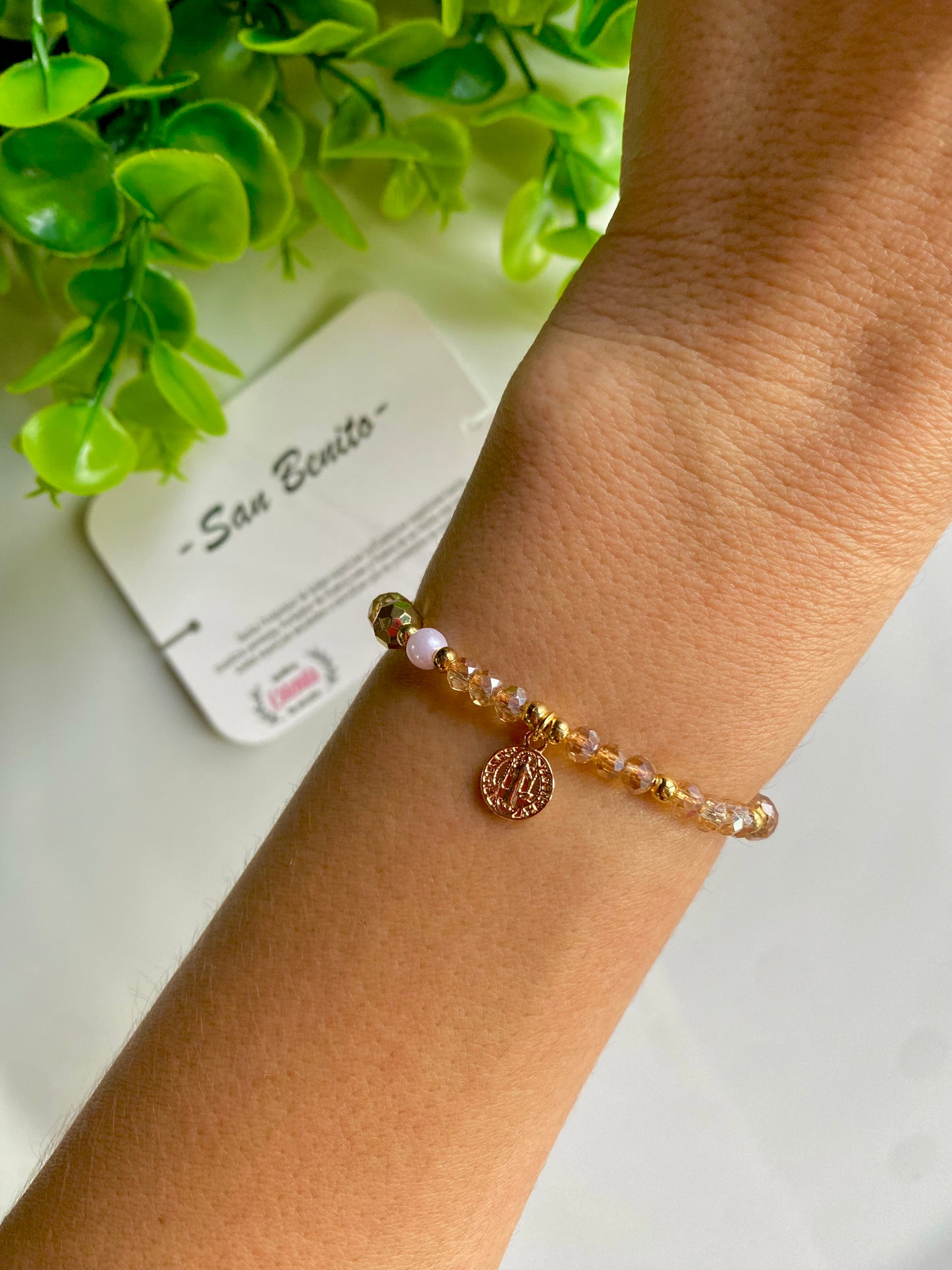 KD090767- Pulsera de San Benito con Cristales