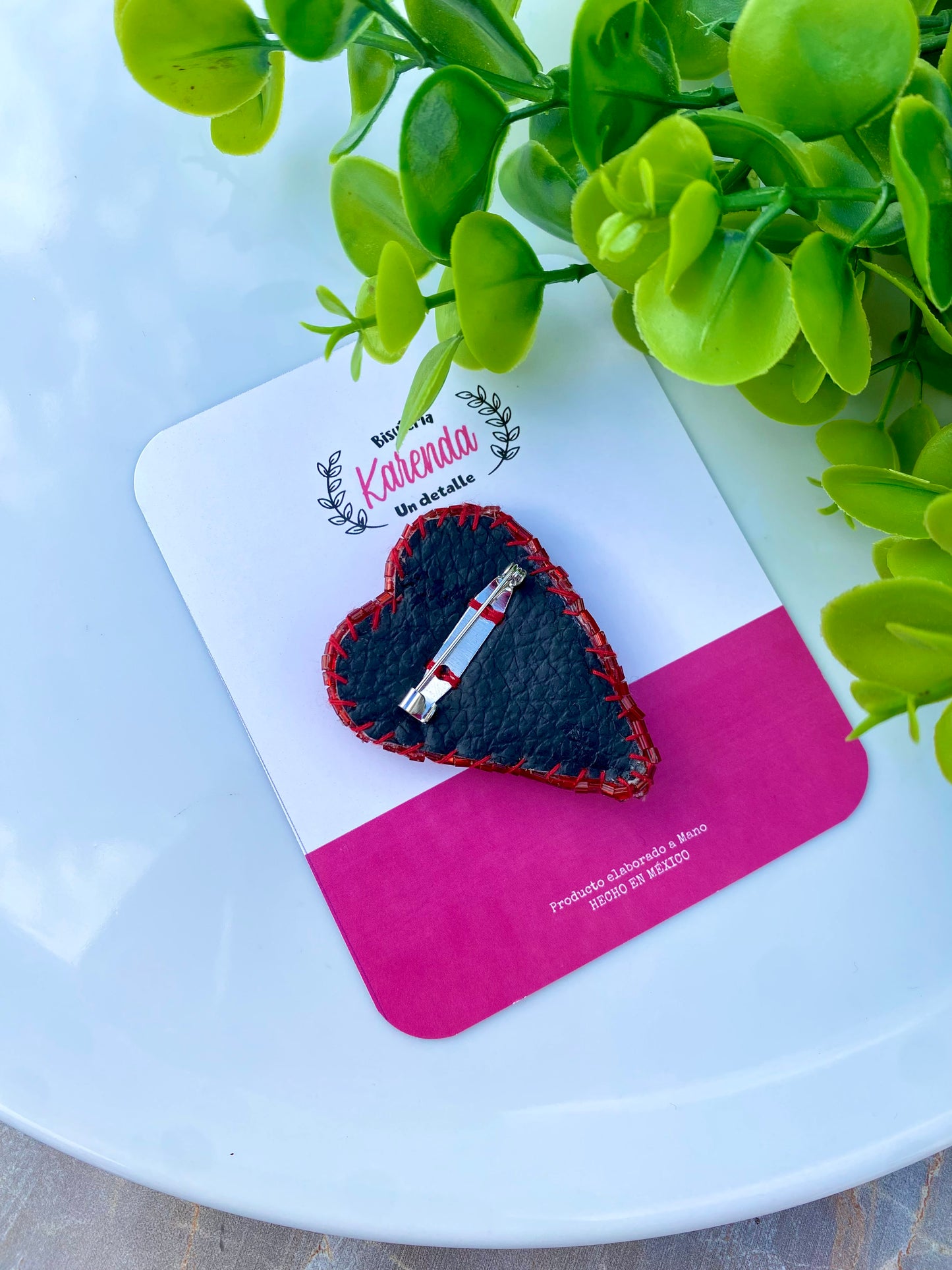 KD210019- Broche Corazón Ojo Turco Bordado