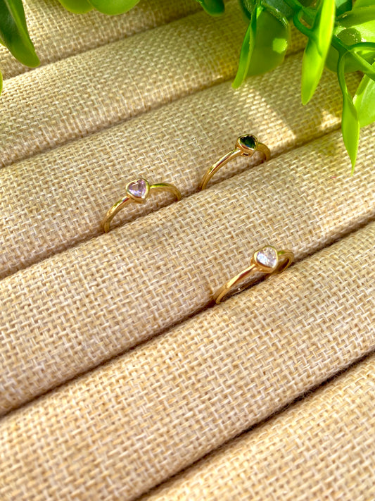 KD020129- Anillo Ajustable con forma de Corazón y Zirconia