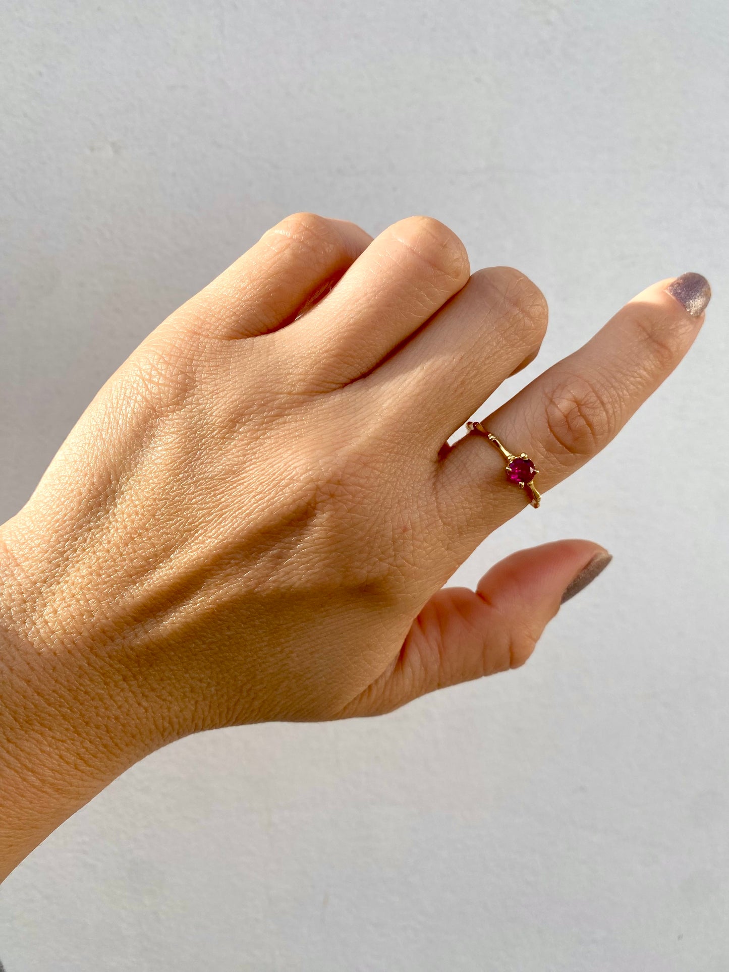 KD020130- Anillo Ajustable Bamboo con Zirconia