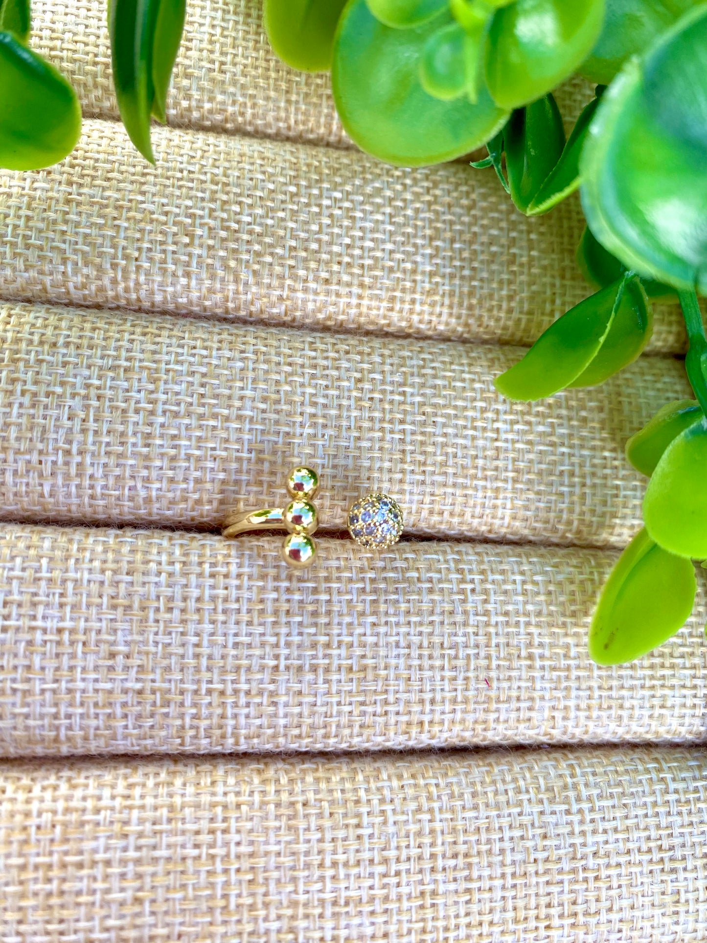 KD020134- Anillo Ajustable Zirconia con Bolitas