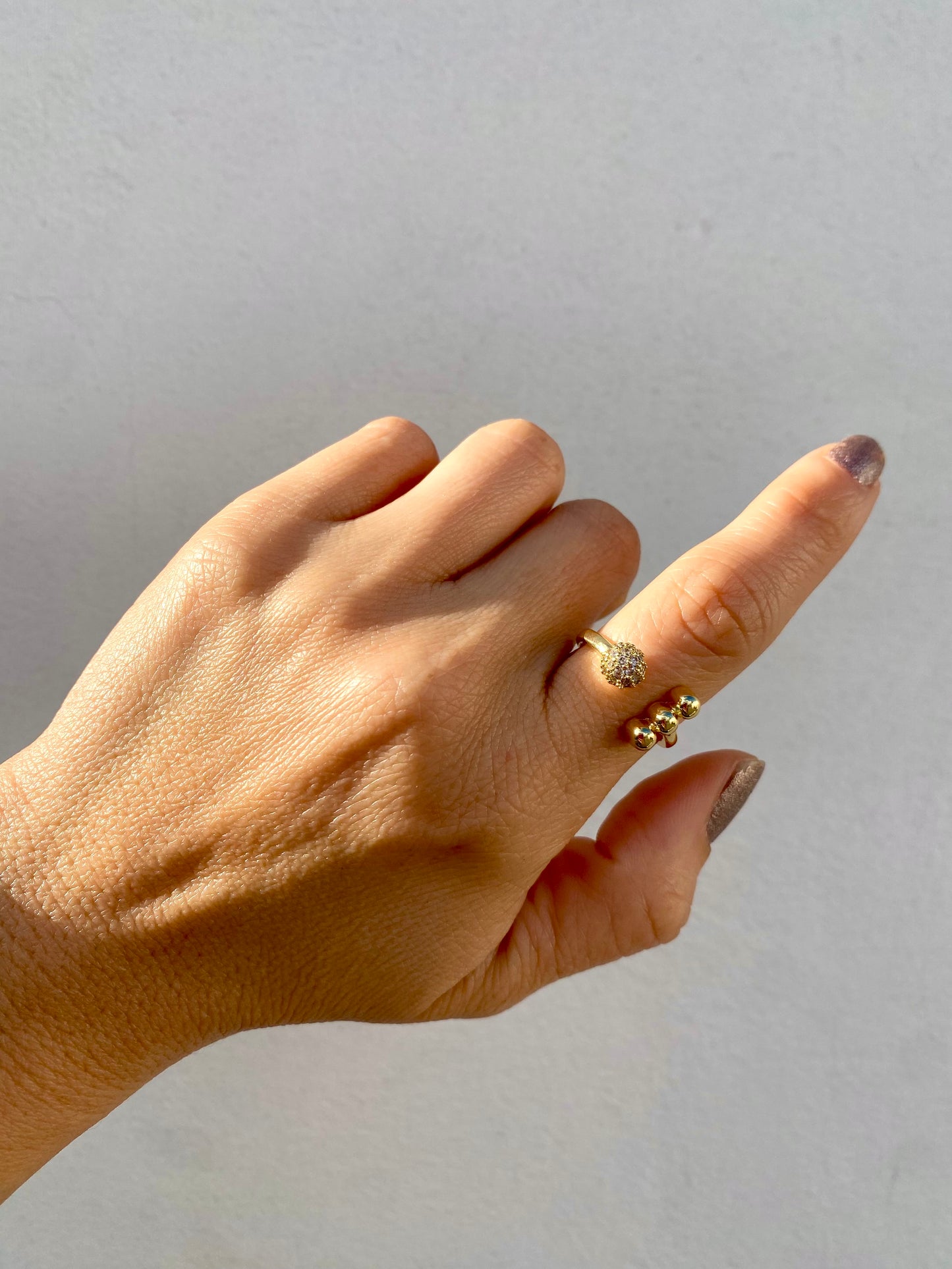 KD020134- Anillo Ajustable Zirconia con Bolitas