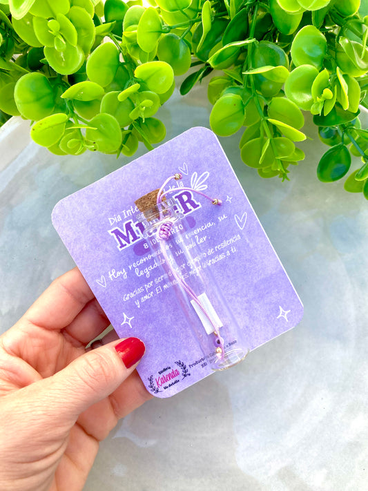 KD090800- Pulsera de Ojito Turco Mini y Tarjeta con tema Día de la Mujer.