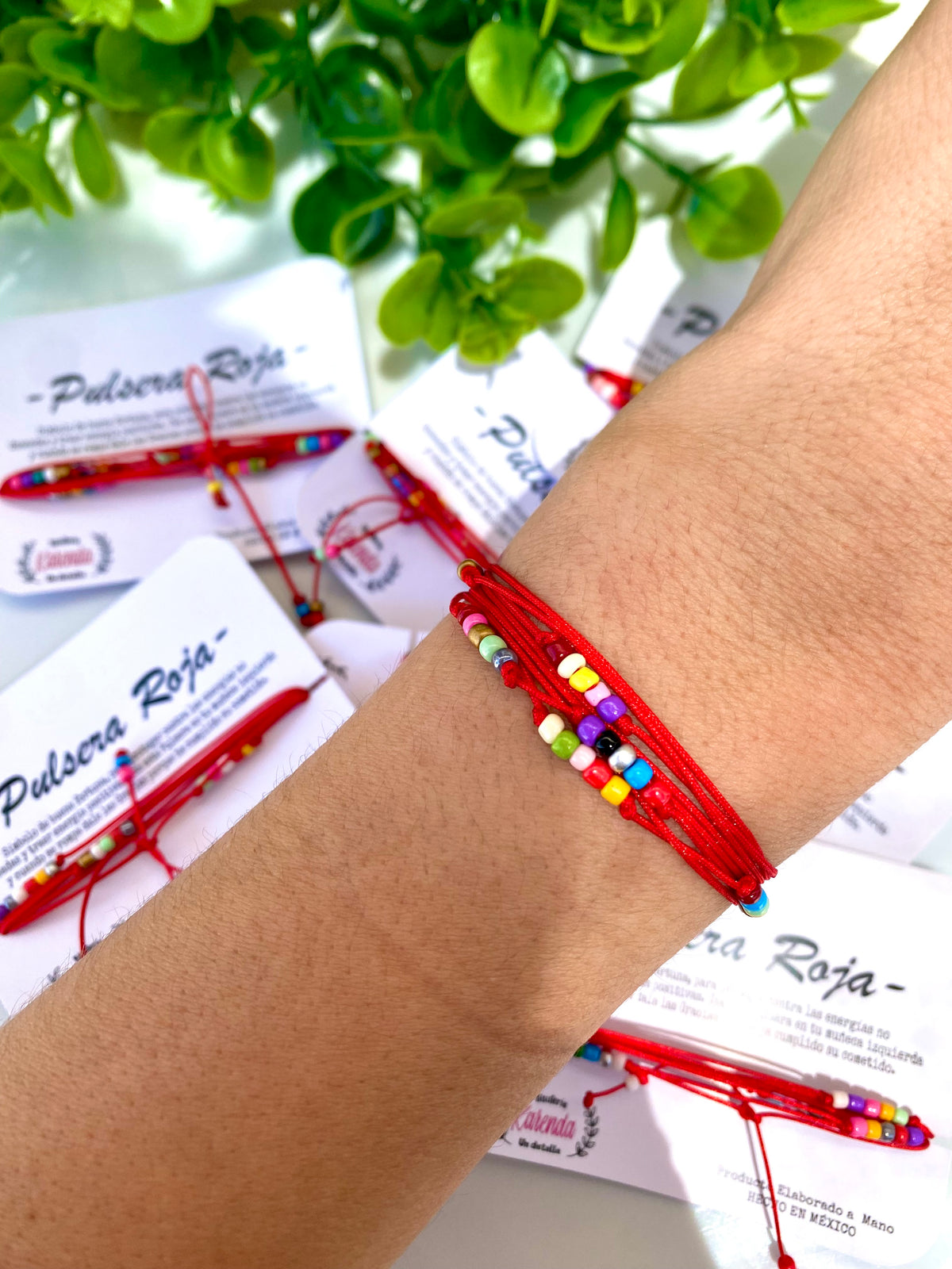 KD090602- Amuleto Pulsera Roja enrollable con Chaquiron