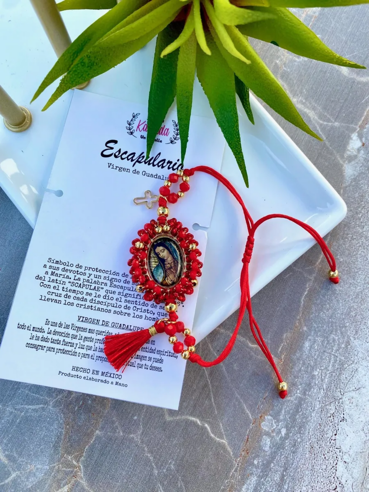 KD230026- Pulsera Medalla de la Virgen de Gpe con Cristales y Chaquira