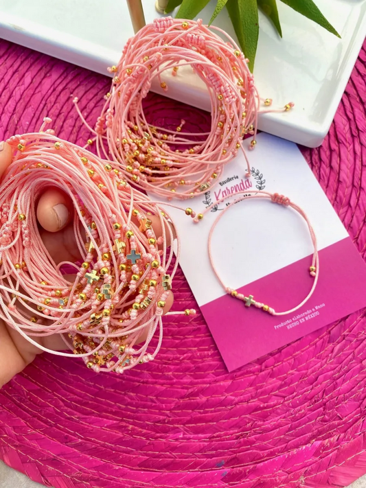 KD090007- Docena de Pulseras con Dije Mini de Cruz con Nuditos (NO INLCUYE TARJETA)