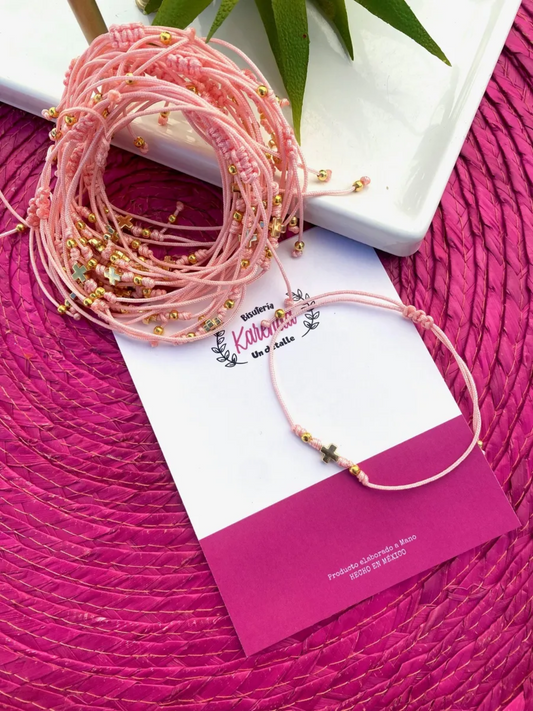 KD090007- Docena de Pulseras con Dije Mini de Cruz con Nuditos (NO INLCUYE TARJETA)