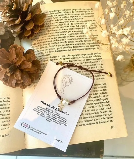 KD090020- Docena de Pulseras de Hilo con Cruz Colgante y Perlita para Recuerditos