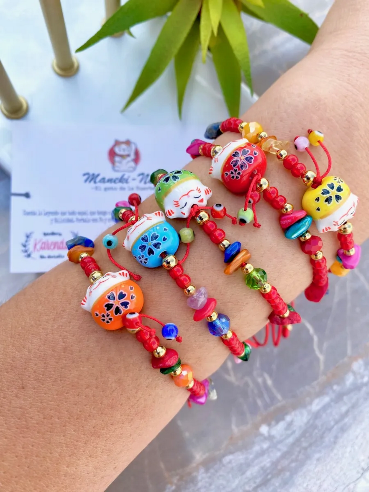 KD090696- Pulsera de Maneki Neko con Chaquiron y Chip de Piedra Natural
