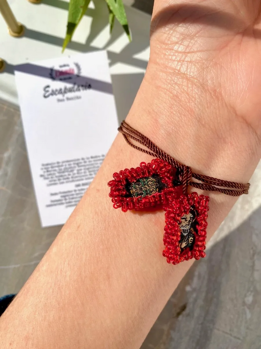 KD090109- Escapulario Mini de San Benito con Chaquira