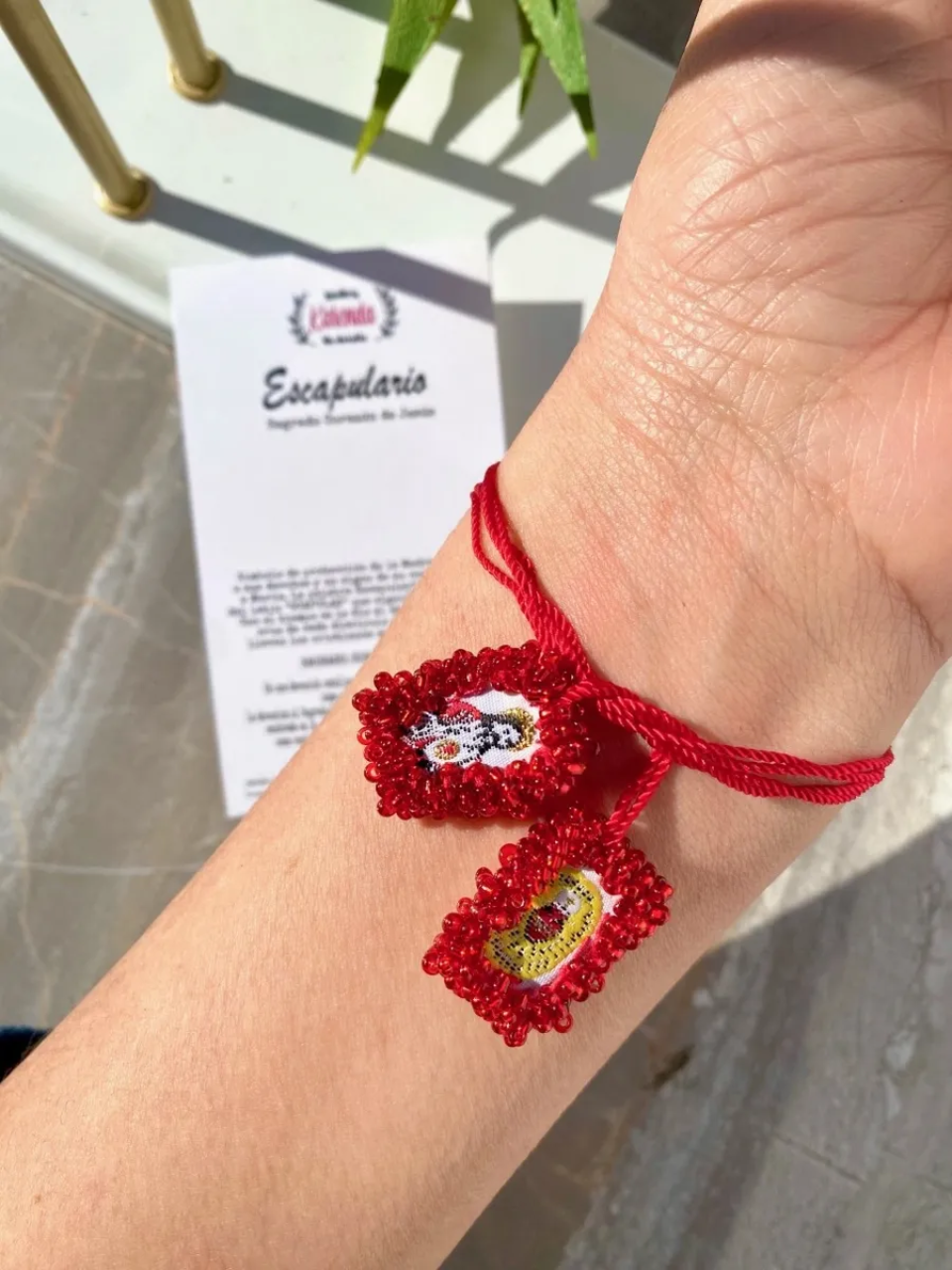 KD090116- Escapulario Mini de Sagrado Corazón Bordado con Chaquira