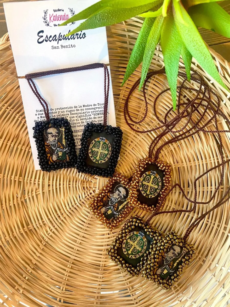 KD090490- Escapulario Grande de San Benito Bordado