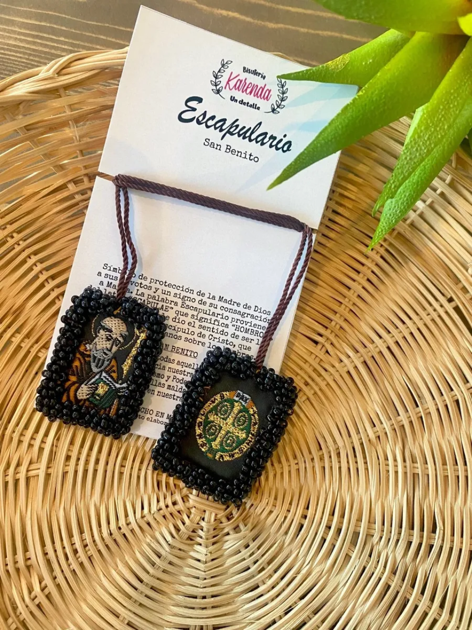 KD090490- Escapulario Grande de San Benito Bordado