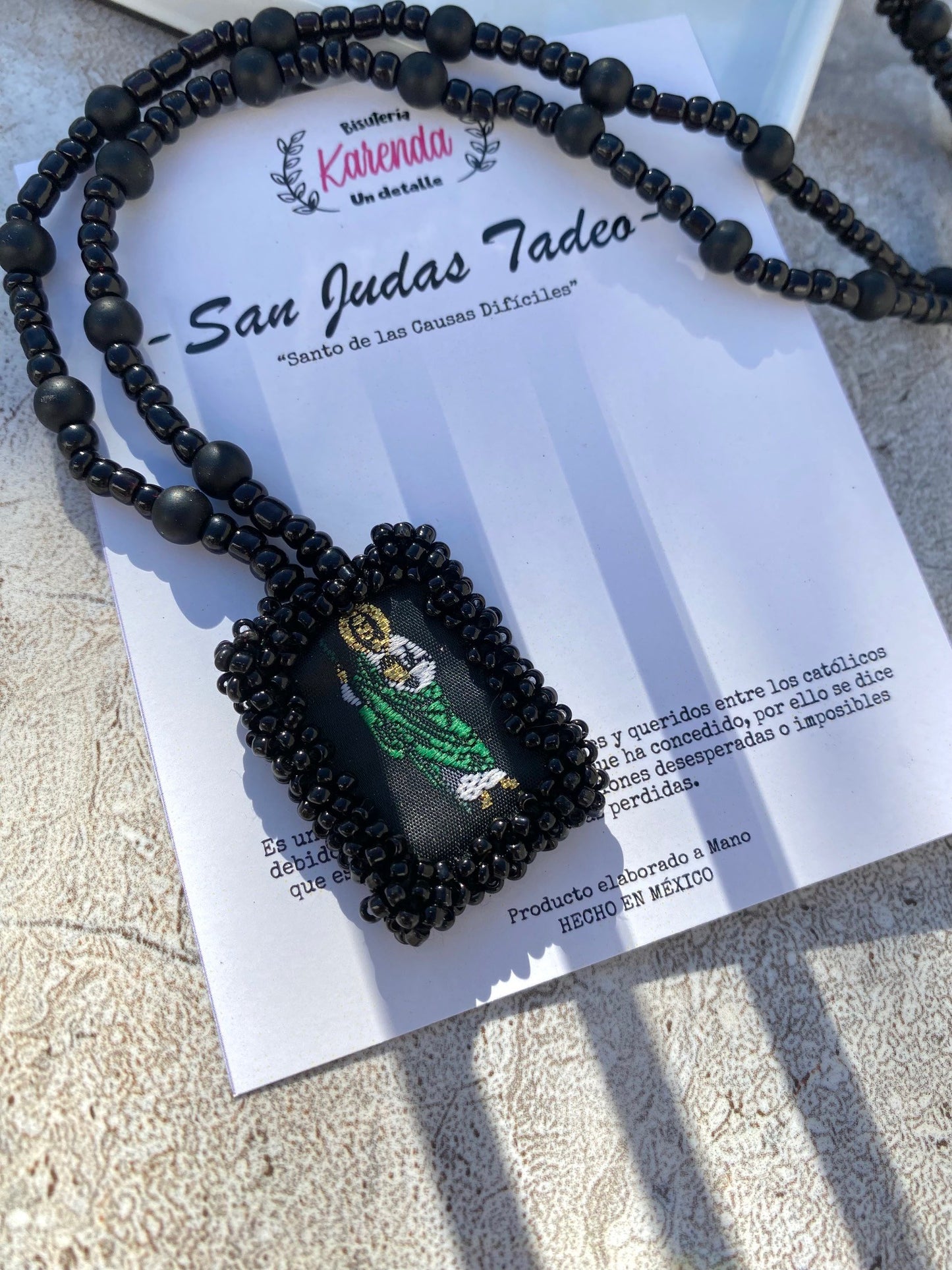 KD230020-Collar de Escapulario Bordado con Chaquira en color Negro