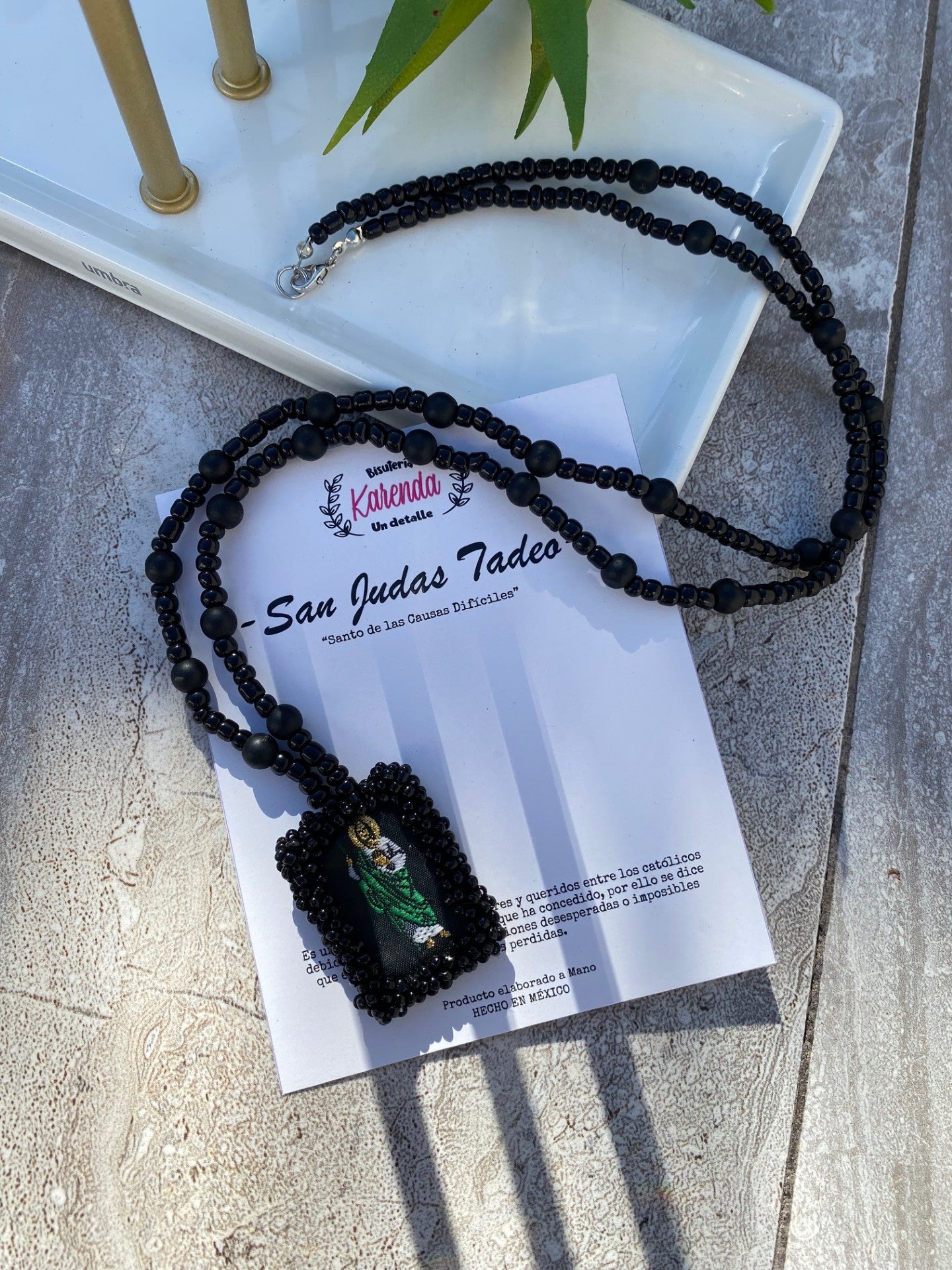 KD230020-Collar de Escapulario Bordado con Chaquira en color Negro