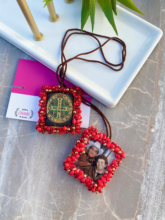 KD230031CR- Escapulario Extra Grande para Carro Personalizado con Fotografía & San Benito