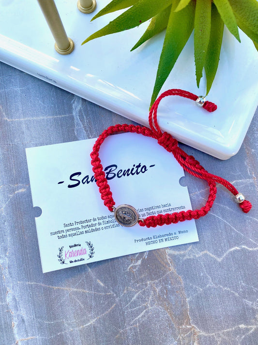 KD090508- Pulsera de San Benito Medalla color Plateado con Tejido Macramé