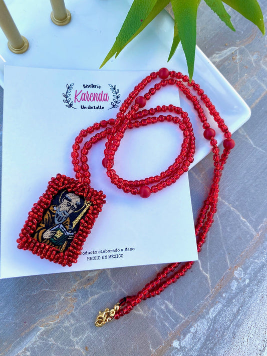 KD050138RO- Collar de Escapulario Bordado de San Benito con Chaquira