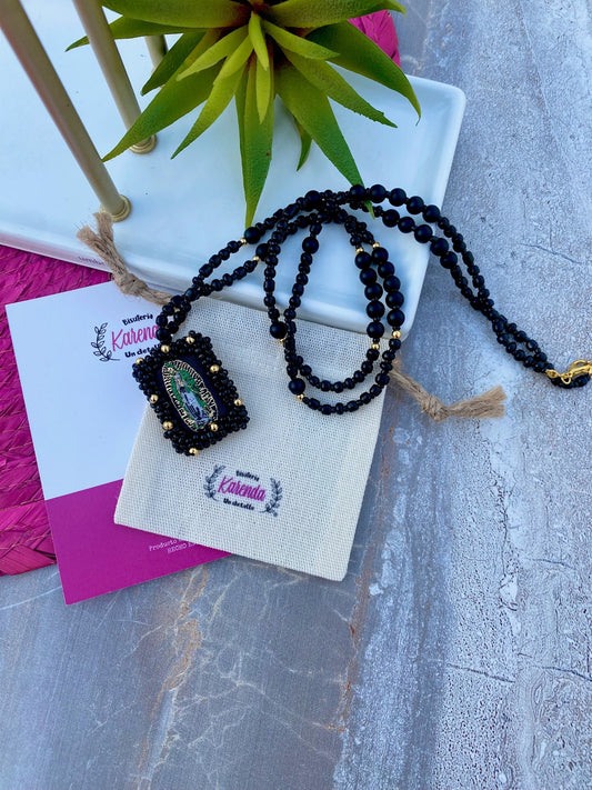 KD050161D- Collar Personalizado con Fotografía en color Negro con Detalles Dorados